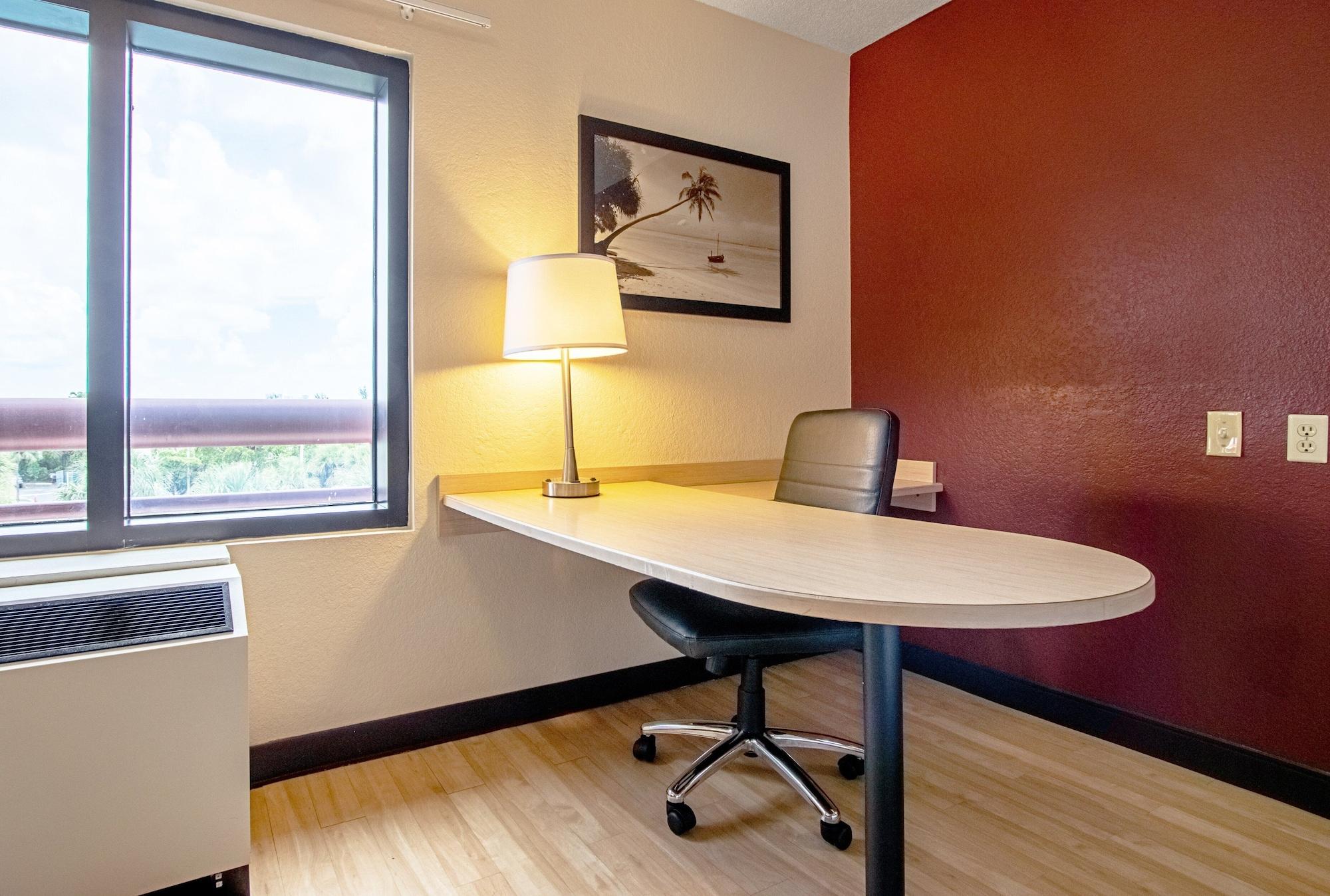 Red Roof Inn Plus+ West Palm Beach Extérieur photo